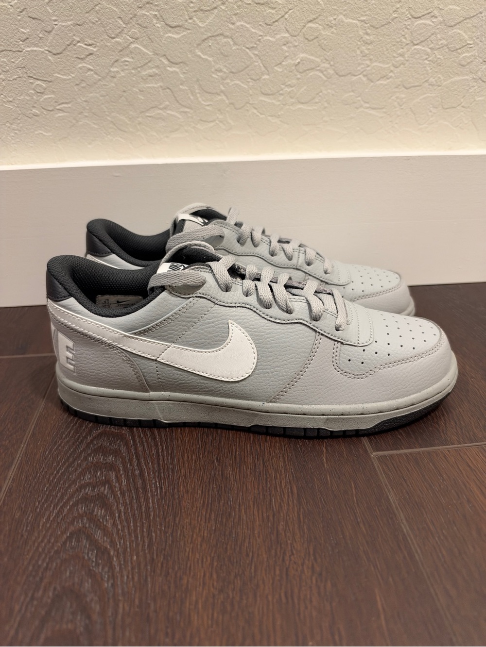 Nike Big Low Size 9.5 Men’s Retail $95